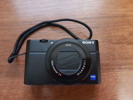 Продам фотокамеру Sony dsc-rx100m4