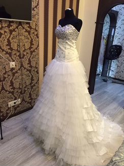 Шикарное новое свадебное платье