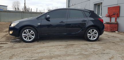 Opel Astra 1.4 МТ, 2011, 127 000 км