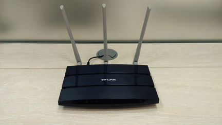 Wi-Fi роутер / маршрутизатор TP-link TL-WR1045ND