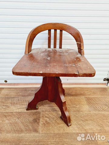 Старинный стул для пианино. Механизм прокручиваетс