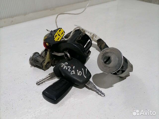 Замок зажигания Лада Ларгус