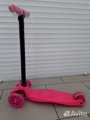 Самокат свет. колёса (Макс. нагр 60кг ) новый