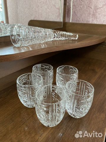 Рог и стопки из хрусталя