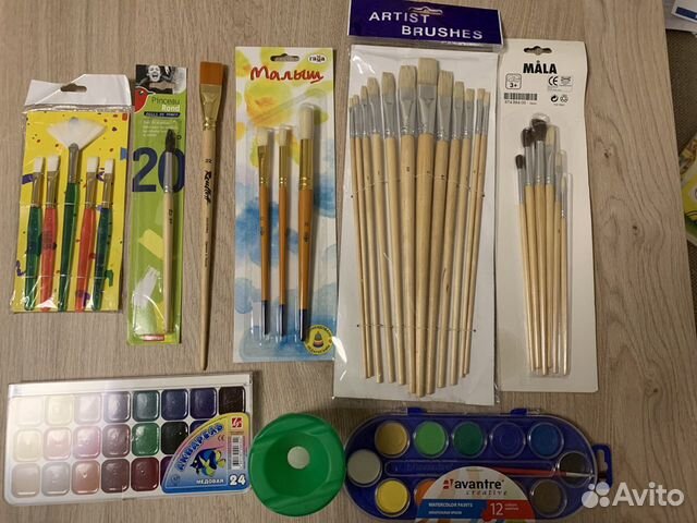 Краски и кисти для рисования