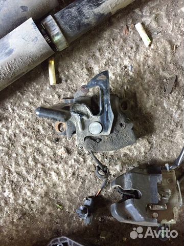 Замок капота Honda Civic 8 4D седан