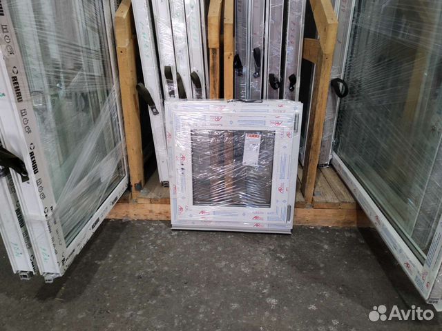 Окно 60 * 60 см