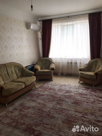 

2-к. квартира, 70 м², 3/10 эт.