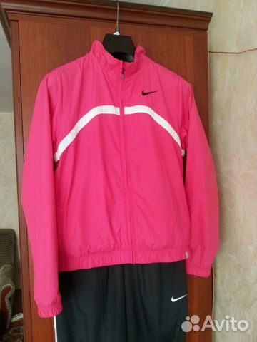 Спортивный костюм на девочку Nike