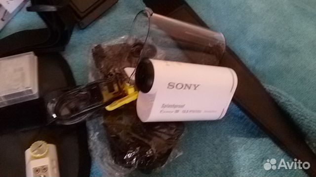 Экшн-камера HDR- AS100V в комплекте