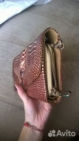 Сумочка-клатч под рептилию на цепочке Сумочка-клатч под рептилию на цепочке