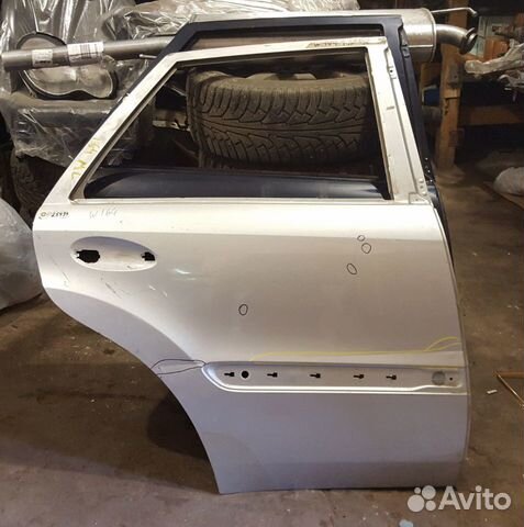 Дверь задняя Мерседес 164 ML правая