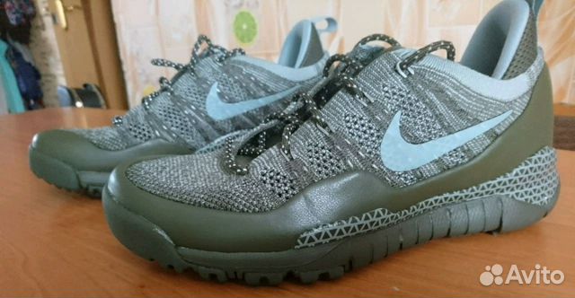 Новые оригинальные кроссовки Nike Новые оригинальные кроссовки Nike