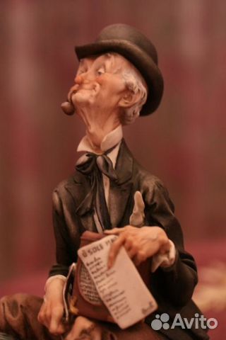Фарфоровая фигура шарманщик Cappe Каподимонте