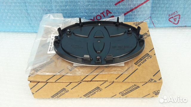 Эмблема передняя Toyota Land Cruiser 200 15-19 Эмблема передняя Toyota Land Cruiser 200 15-19