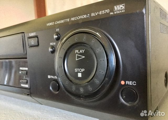 Винтажный видеомагнитофон VHS Sony для ценителей