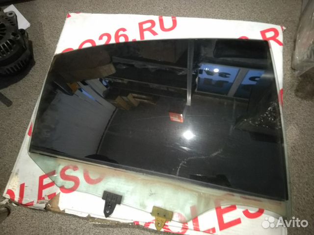 Стекло двери заднее правое Nissan Primera 12