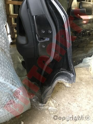 Дверь задняя правая в цвет Freelander 2