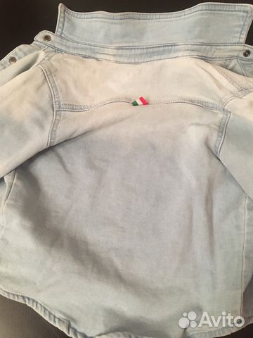 Детская рубашка и джинсы Детская рубашка и джинсы