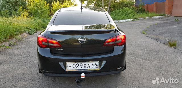 Opel Astra 1.6 МТ, 2013, битый, 150 000 км