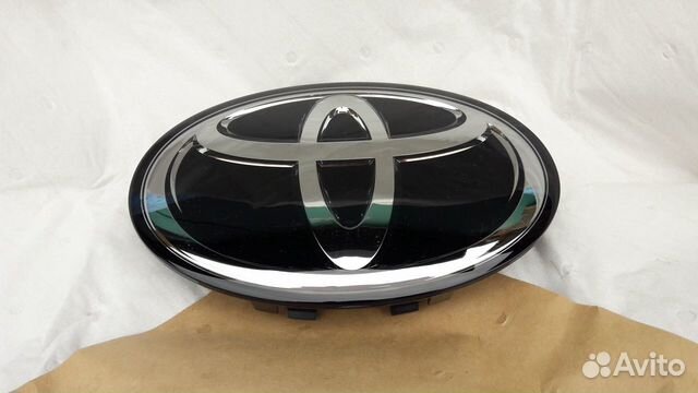 Эмблема Toyota Land Cruiser 200 2015-2020 новая Эмблема Toyota Land Cruiser 200 2015-2020 новая