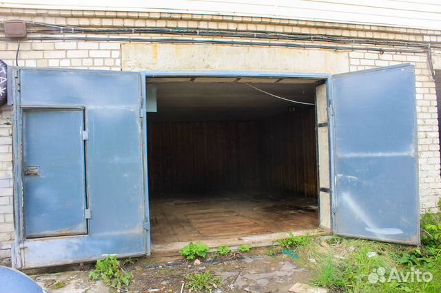 Гараж, > 30 м²