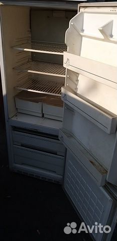Холодильник 2х камерный Бирюса