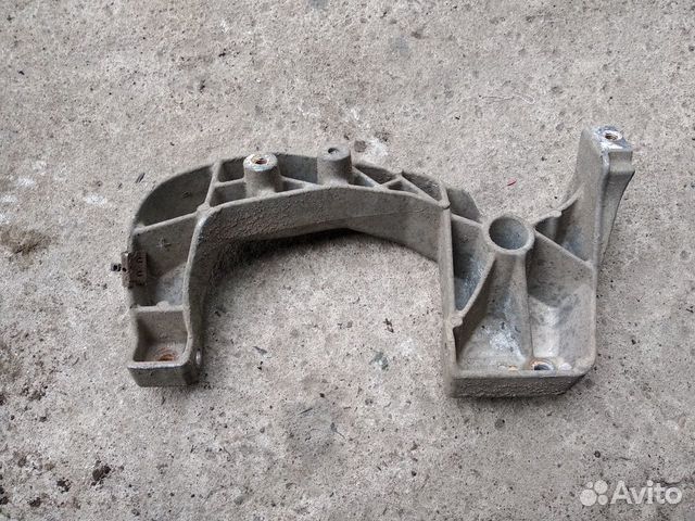 Кронштейн бампера Мерседес Актрос 9408851031 Кронштейн бампера Мерседес Актрос 9408851031