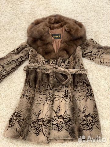 Шуба из коротко стриженной норки с соболиным ворот Шуба из коротко стриженной норки с соболиным ворот