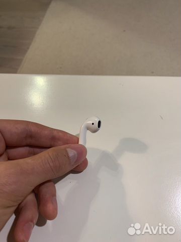 Наушник AirPods правый Наушник AirPods правый