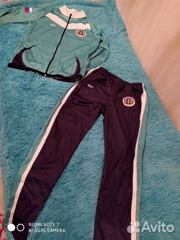 Спортивные штаны и кофта женские Спортивные штаны и кофта женские