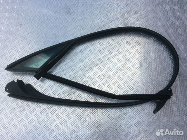 Уплотнитель стекла двери форточка Mercedes W207 E Уплотнитель стекла двери форточка Mercedes W207 E