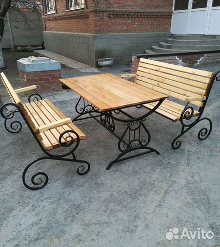 Кованый комплект Стол с скамейками можно раздельно