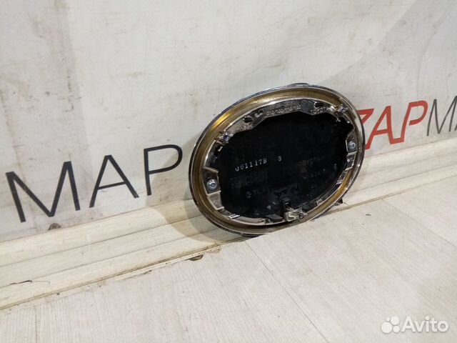 Эмблема на решетку радиатора Toyota Land Cruiser J