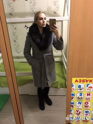 Пальто зимнее с мехом песца Пальто зимнее с мехом песца
