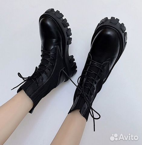 Ботинки чёрные на тракторной подошве