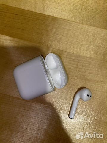 Airpods 1 (левый наушник и чехол)