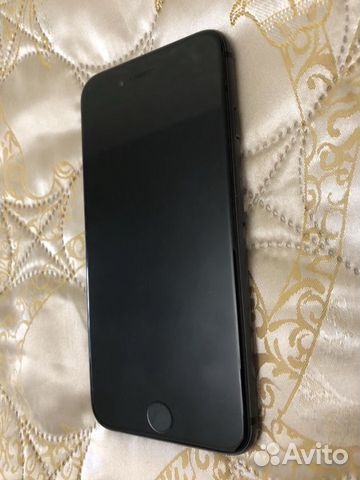 Телефон iPhone 8 64 гб