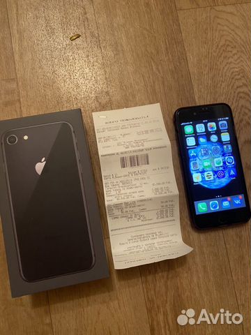 Телефон iPhone 8 64g
