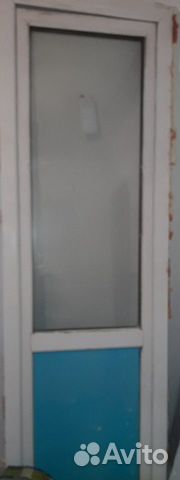 Продаю пластиковую дверь б/у