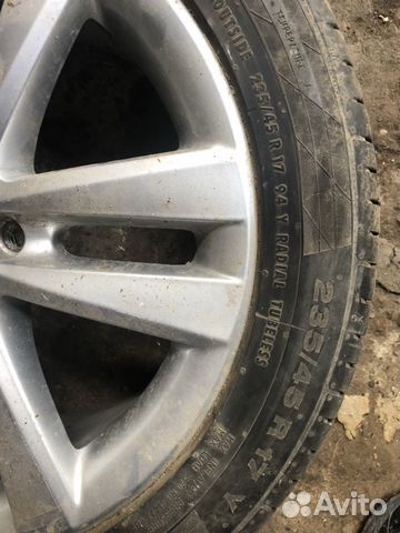 Продам три диска с резиной R17 на WV