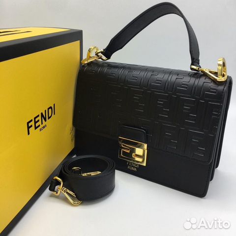 Новая женская сумка мессенджер из кожи Fendi Новая женская сумка мессенджер из кожи Fendi