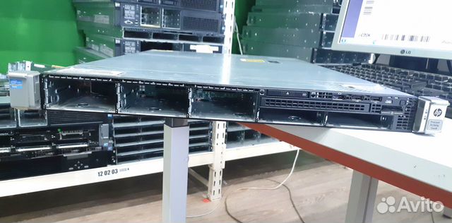 HP DL360p Gen8 8xSFF 2xE5-2667v2/64Gb/2x750W
