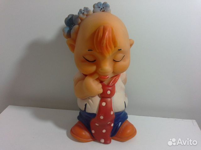 Игрушка СССР мальчик с букетом Игрушка СССР мальчик с букетом