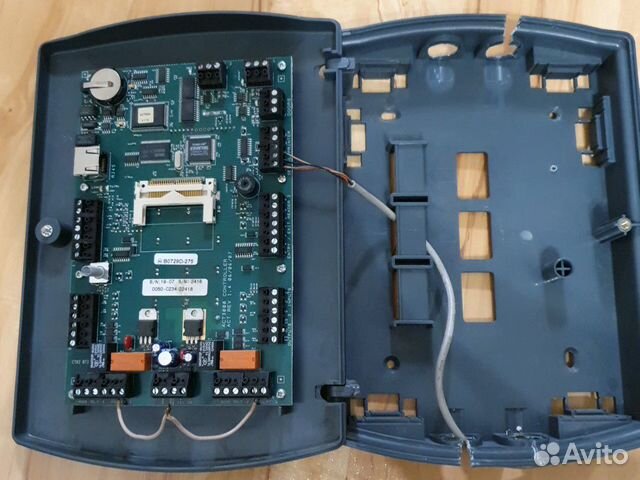 Контроль доступа ACT 3000 на две двери Контроль доступа ACT 3000 на две двери