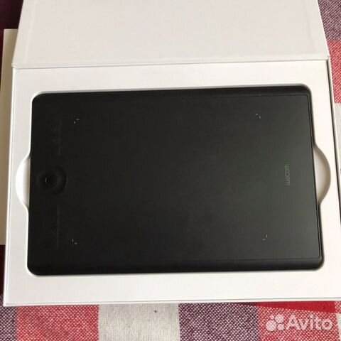 Графический планшет Wacom Intuos Pro Paper Edition Графический планшет Wacom Intuos Pro Paper Edition