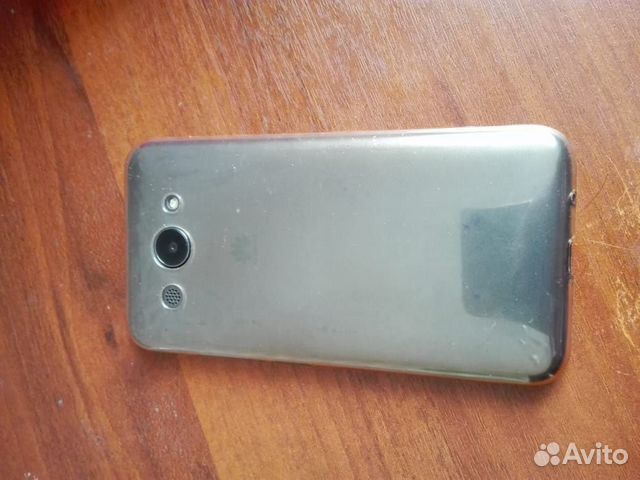 Продам телефон huawei Y3 2017 года