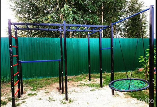 Воркаут площадка в Новосибирске. Спорткомплекс
