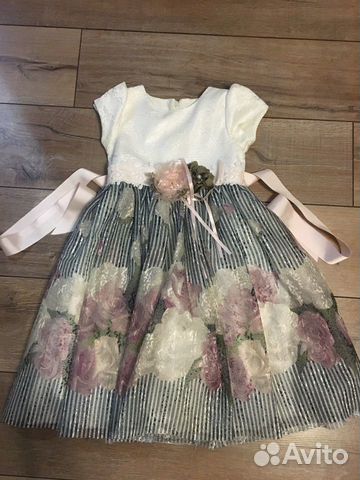 Платье на девочку нарядное