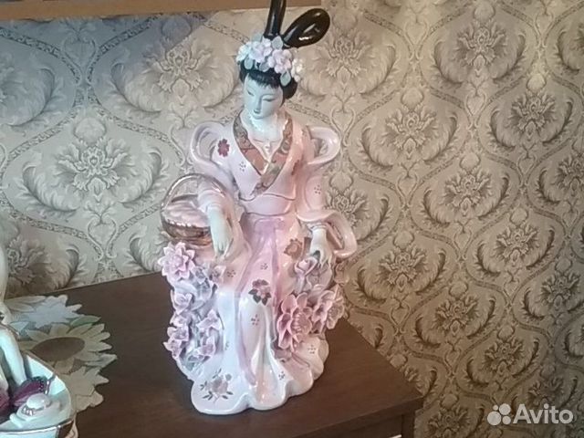 Статуэтка Статуэтка